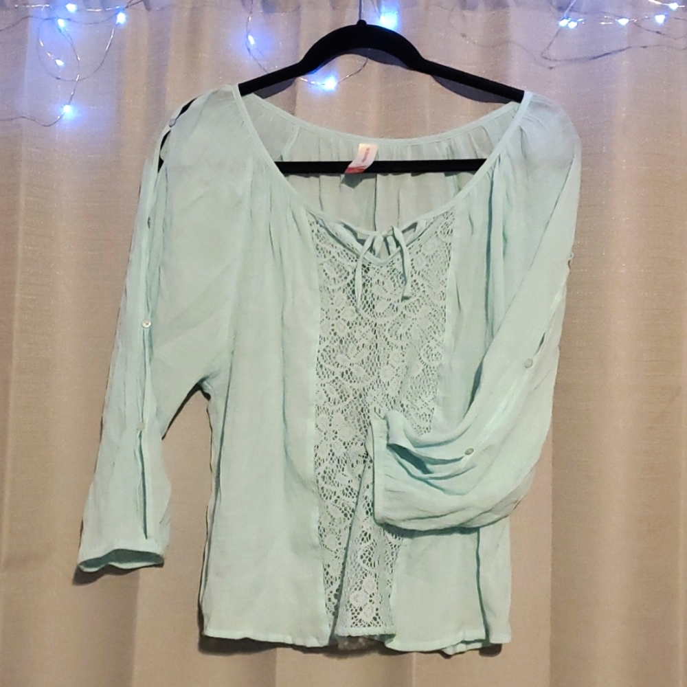 3/4, button sleeve blouse, 7-9 (Medium)